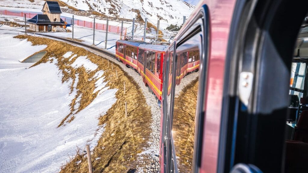 Eigergletscher-alpine-railway-to-Jungrafujoch-peak-view