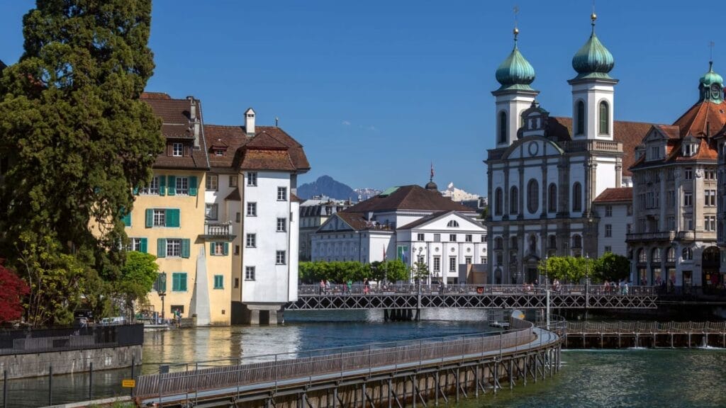 Lucernes-compact-city-center