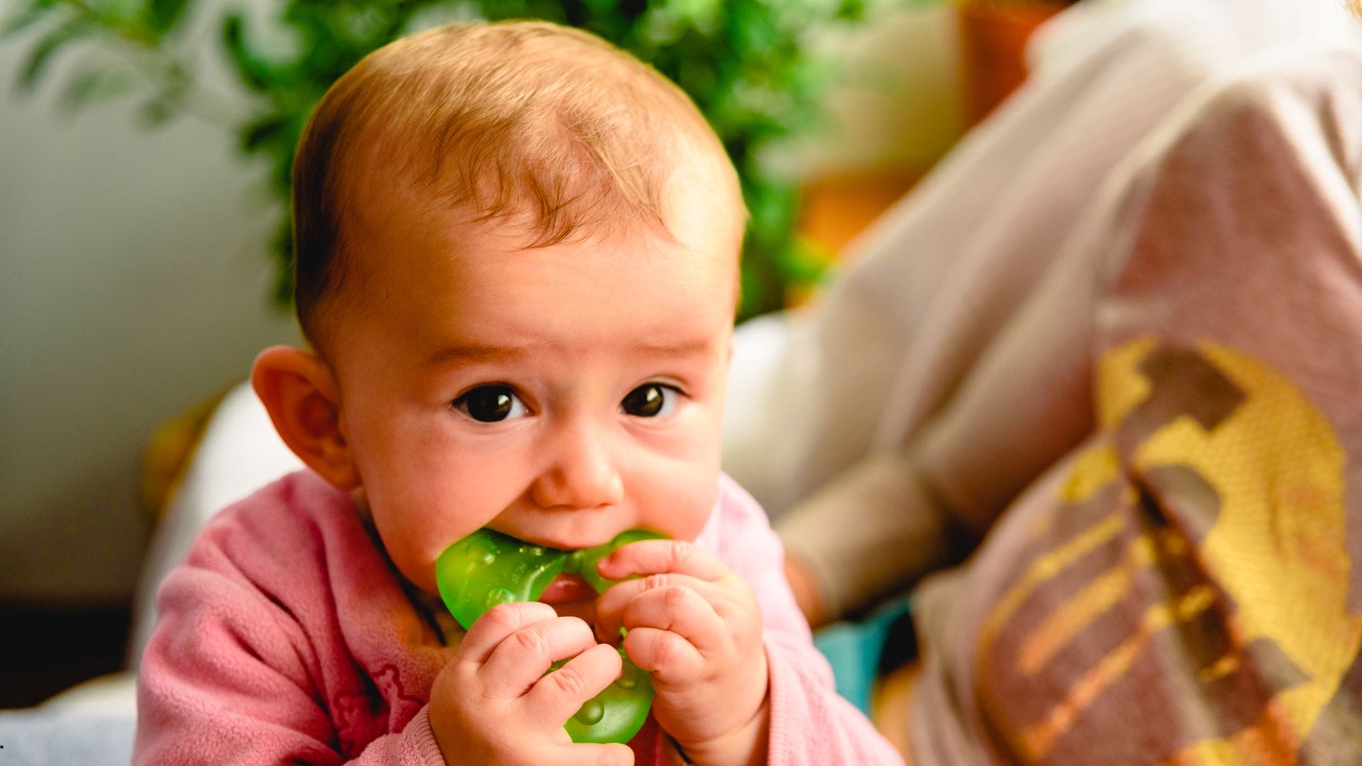 baby-teething-and-dental-care-on-trips